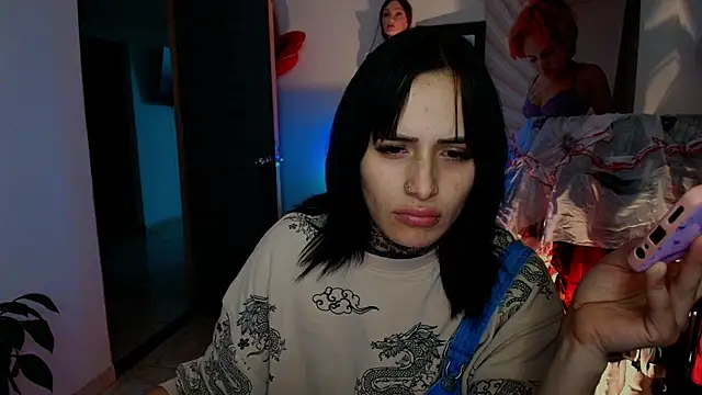 Snapshot of TinnaDawsom chatting on February 26, 2026, 12:54 am TinnaDawsom online show from February 26, 2026, 12:54 am