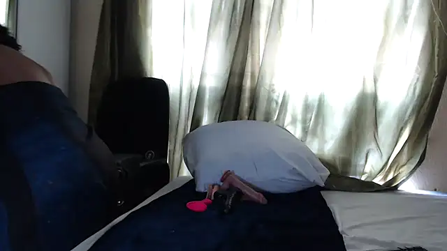 Foxybrownxx1 online show from January 12, 2026, 7:59 am