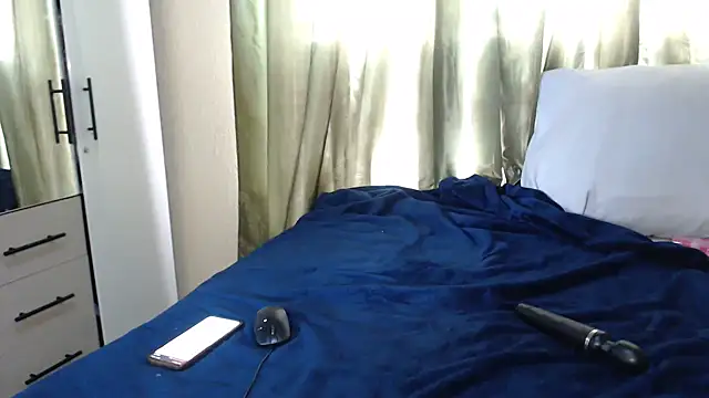 Foxybrownxx1 online show from November 16, 2025, 11:48 am