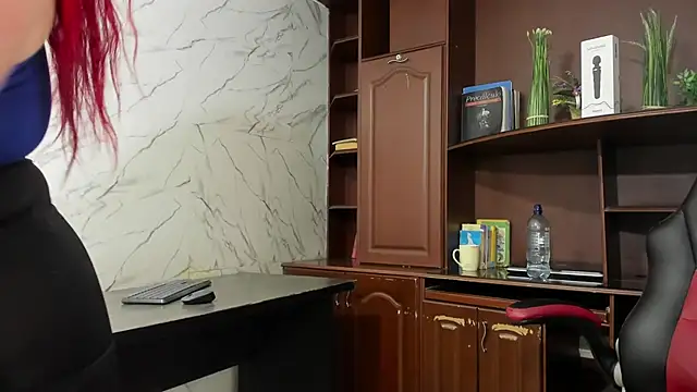 MirandaRossi online show from December 18, 2025, 2:38 am