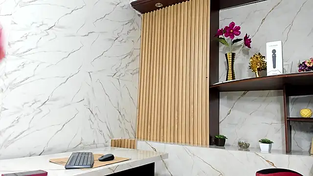 Snapshot of MirandaRossi chatting on February 26, 2026, 2:55 am MirandaRossi online show from February 26, 2026, 2:55 am