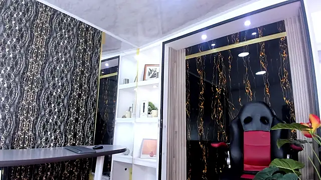 Snapshot of MirandaRossi chatting on February 27, 2026, 2:56 am MirandaRossi online show from February 27, 2026, 2:56 am