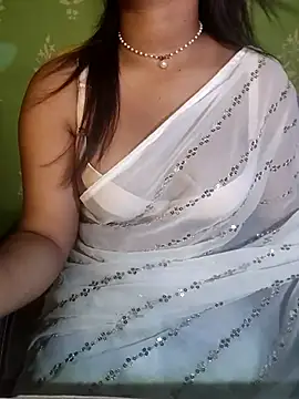 QueenOfHeart 07 online show from October 18, 2025, 6:54 pm