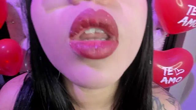 Snapshot of Sexy_cristall_ chatting on February 19, 2026, 7:33 pm Sexy cristall online show from February 19, 2026, 7:33 pm