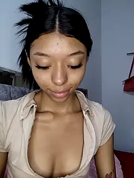 Snapshot of Any_Petitte chatting on February 5, 2025, 7:29 am Any Petitte online show from February 5, 2025, 7:29 am