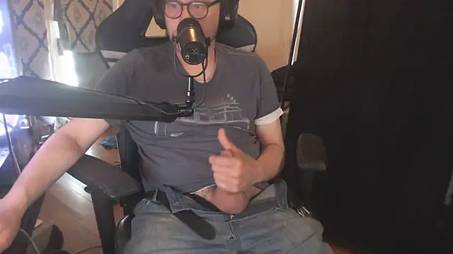 chicostick413 online show from June 21, 2026, 1:39 pm