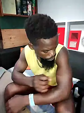 Snapshot of Chocolate_factory_man chatting on January 19, 2025, 8:41 pm Chocolate factory man online show from January 19, 2025, 8:41 pm