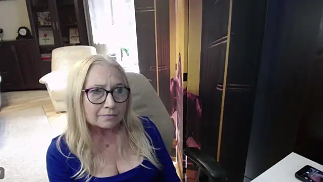 sofia xkiss online show from July 6, 2026, 1:51 pm