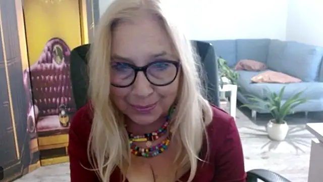 Snapshot of sofia_xkiss chatting on September 30, 2025, 2:01 pm sofia xkiss online show from September 30, 2025, 2:01 pm