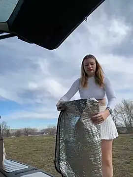 Snapshot of justmila chatting on February 5, 2026, 11:28 am justmila online show from February 5, 2026, 11:28 am