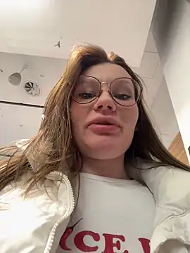 justmila online show from February 24, 2025, 10:59 am