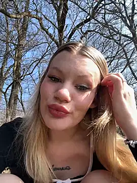 Snapshot of justmila chatting on March 5, 2026, 10:56 am justmila online show from March 5, 2026, 10:56 am