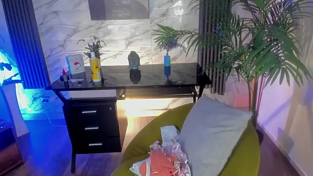 SofiaGomez420 online show from February 8, 2025, 6:43 am