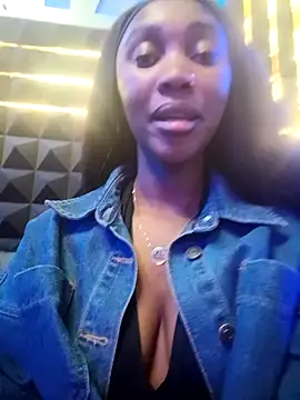 Snapshot of Shria107 chatting on October 25, 2025, 9:48 pm Shria107 online show from October 25, 2025, 9:48 pm