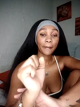 Snapshot of Shria107 chatting on December 22, 2025, 11:49 pm Shria107 online show from December 22, 2025, 11:49 pm