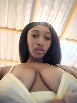 Snapshot of Shria107 chatting on October 17, 2025, 7:37 pm Shria107 online show from October 17, 2025, 7:37 pm