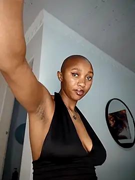 Snapshot of Shria107 chatting on October 15, 2025, 7:44 pm Shria107 online show from October 15, 2025, 7:44 pm