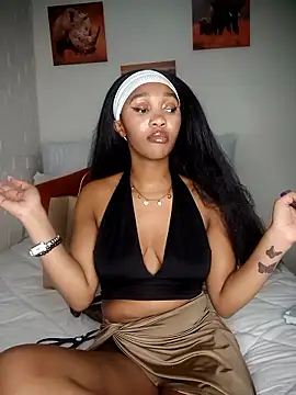 Snapshot of Shria107 chatting on January 11, 2026, 9:22 pm Shria107 online show from January 11, 2026, 9:22 pm