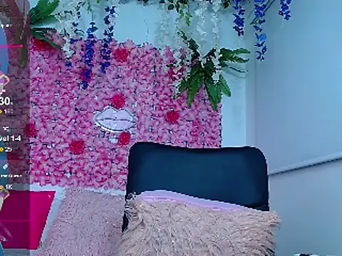 Snapshot of BLONDE_SEXYHOT chatting on March 9, 2025, 5:33 am BLONDE SEXYHOT online show from March 9, 2025, 5:33 am