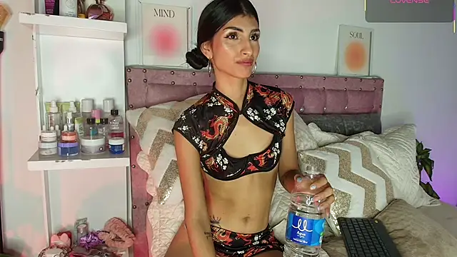 Snapshot of April_Scarlett chatting on October 4, 2025, 11:50 pm April Scarlett online show from October 4, 2025, 11:50 pm