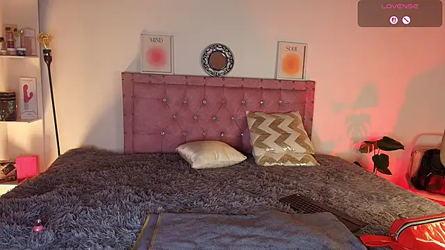 April Scarlett online show from November 8, 2025, 10:02 pm