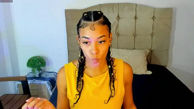 Snapshot of sasha_fox00 chatting on February 10, 2025, 12:19 am sasha fox00 online show from February 10, 2025, 12:19 am