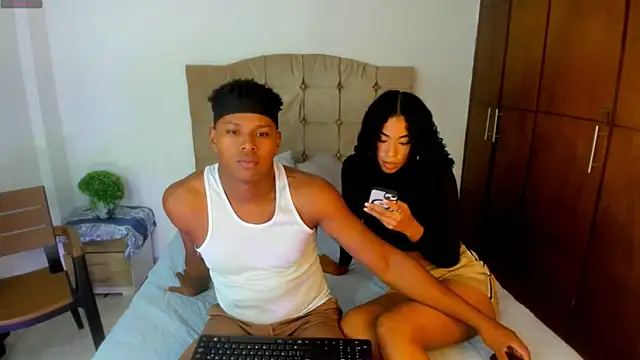 Snapshot of sasha_fox00 chatting on February 13, 2025, 1:19 am sasha fox00 online show from February 13, 2025, 1:19 am