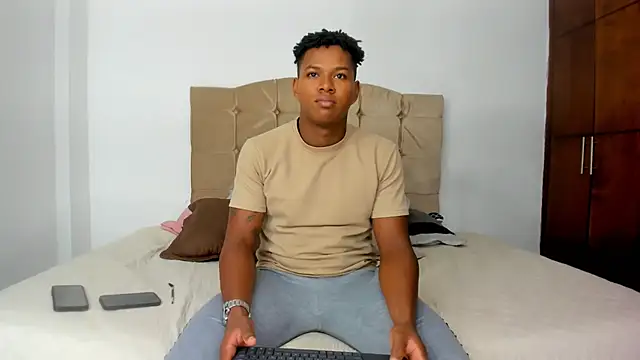 Snapshot of sasha_fox00 chatting on February 28, 2025, 5:04 am sasha fox00 online show from February 28, 2025, 5:04 am
