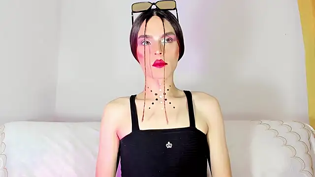 Snapshot of TatiGil chatting on October 28, 2025, 2:12 am TatiGil online show from October 28, 2025, 2:12 am