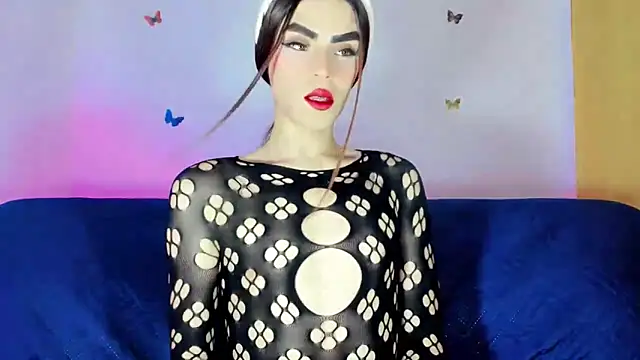 TatiGil online show from May 10, 2026, 9:05 pm