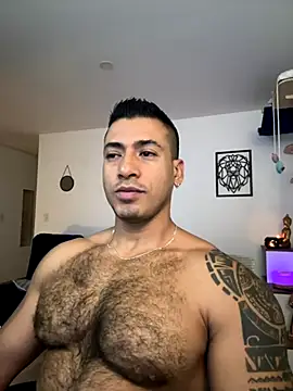 Snapshot of aaroncolombia chatting on September 16, 2025, 11:11 am aaroncolombia online show from September 16, 2025, 11:11 am