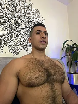 aaroncolombia online show from November 4, 2025, 10:02 pm