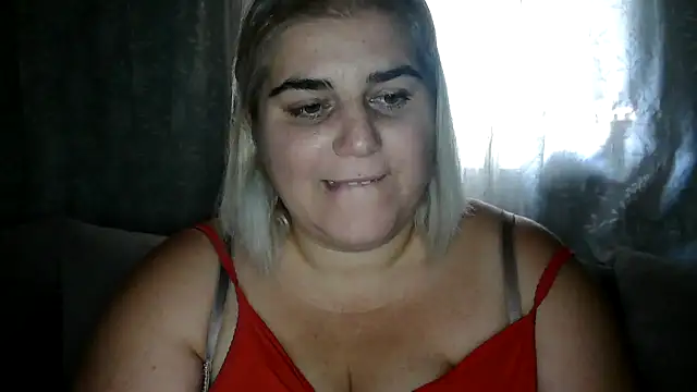 Snapshot of IvannaMystique chatting on July 20, 2026, 10:22 am IvannaMystique online show from July 20, 2026, 10:22 am