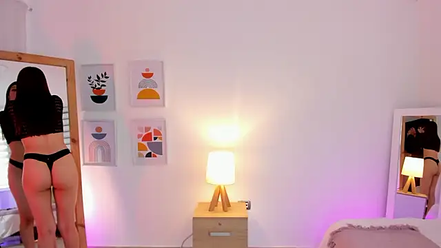 viooletaa online show from January 31, 2026, 7:34 pm