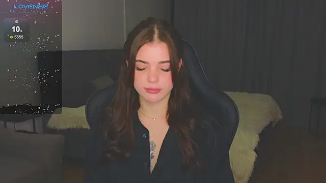 adrianawow1 online show from November 6, 2025, 2:48 am