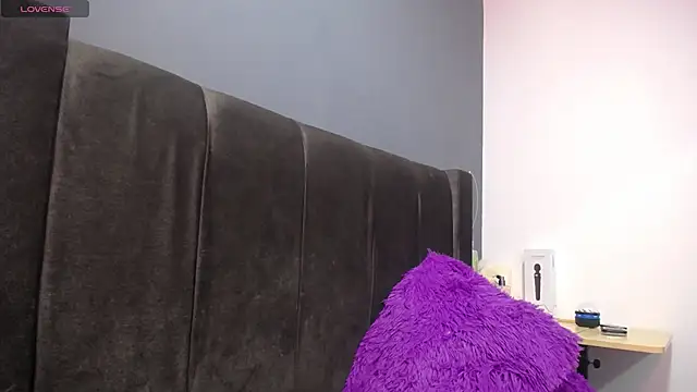 Snapshot of emi_candi chatting on January 18, 2025, 6:03 am emi candi online show from January 18, 2025, 6:03 am