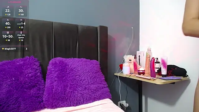 Snapshot of emi_candi chatting on January 9, 2025, 9:16 am emi candi online show from January 9, 2025, 9:16 am