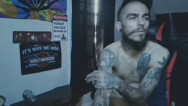 XMeF10 online show from March 13, 2025, 10:10 pm