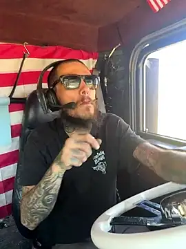 XMeF10 online show from September 8, 2025, 3:22 pm