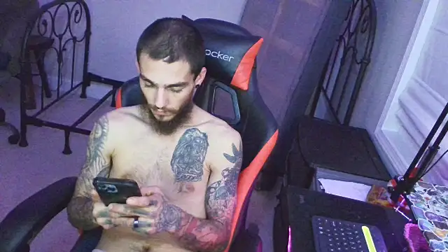 XMeF10 online show from February 14, 2025, 1:34 am