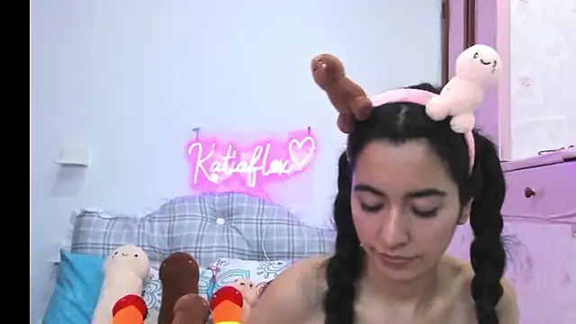 Katiaflex online show from February 4, 2025, 2:07 am