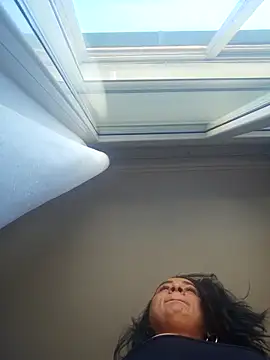 paulinaDiaz1 online show from March 25, 2026, 2:05 pm