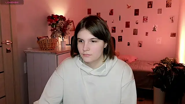 Ruyjin Choi online show from April 22, 2026, 12:34 pm