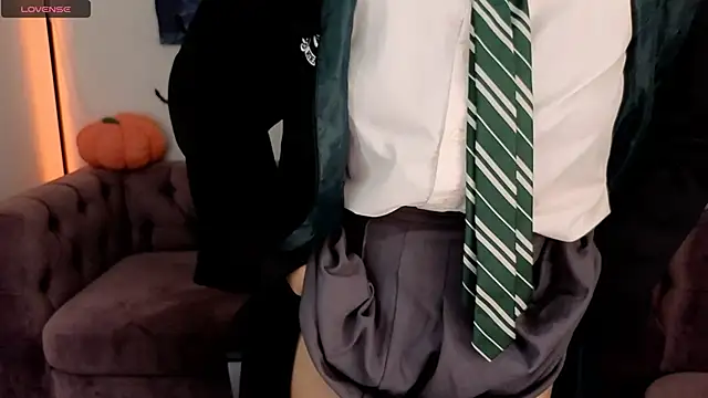 Snapshot of Ruyjin_Choi chatting on October 28, 2025, 11:20 am Ruyjin Choi online show from October 28, 2025, 11:20 am