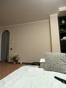 Snapshot of MichelleCara chatting on November 5, 2025, 7:55 am MichelleCara online show from November 5, 2025, 7:55 am