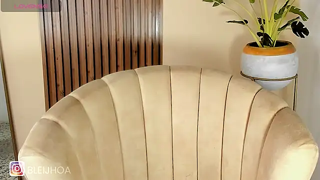 Snapshot of kenayfox chatting on March 21, 2025, 5:21 am kenayfox online show from March 21, 2025, 5:21 am