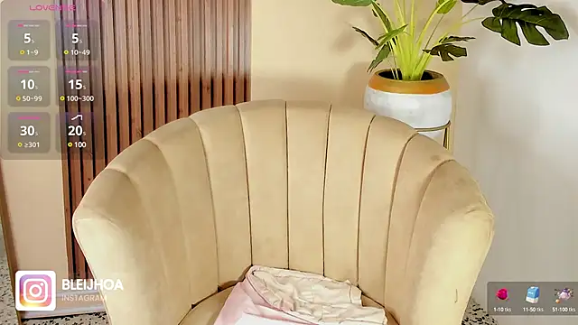 Snapshot of kenayfox chatting on February 8, 2025, 8:52 am kenayfox online show from February 8, 2025, 8:52 am