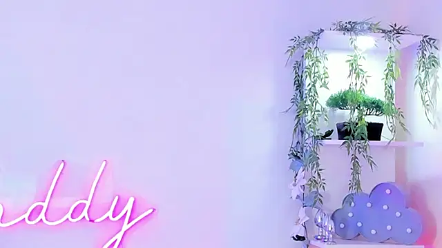 Snapshot of MaddyParisi chatting on March 15, 2025, 4:13 am MaddyParisi online show from March 15, 2025, 4:13 am