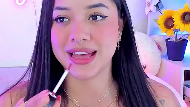 Snapshot of MaddyParisi chatting on January 29, 2025, 6:43 am MaddyParisi online show from January 29, 2025, 6:43 am