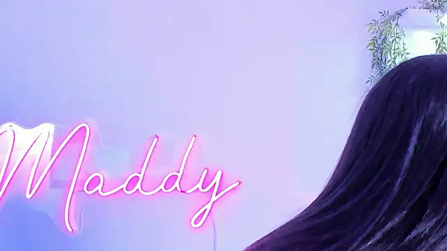 Snapshot of MaddyParisi chatting on February 7, 2025, 3:34 am MaddyParisi online show from February 7, 2025, 3:34 am